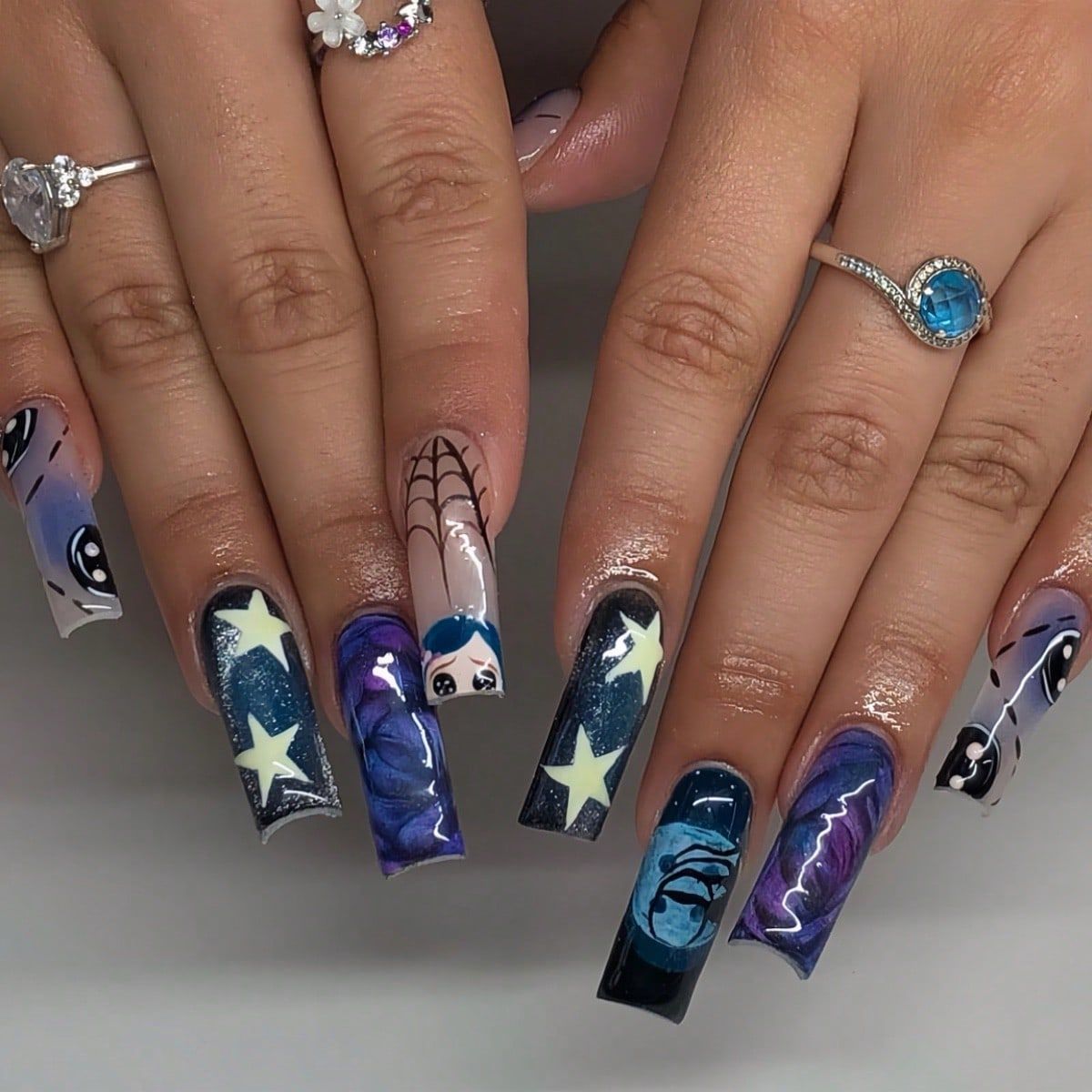 ที่กดเล็บลายกราฟฟิตีรูปดาว Y2k - Nail Art Press On บทวิจารณ์และราคา